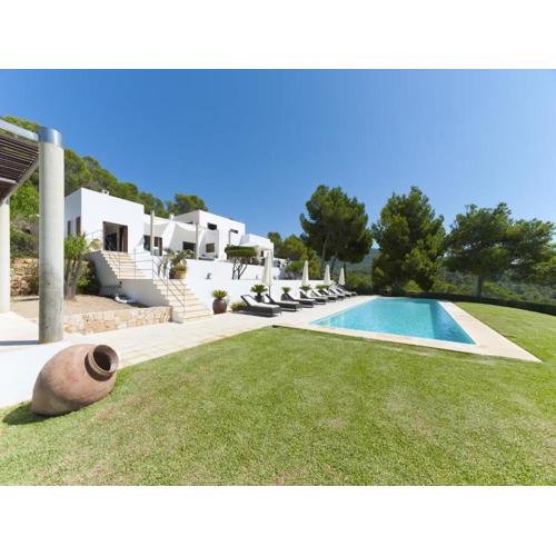 Holiday home in tranquil setting