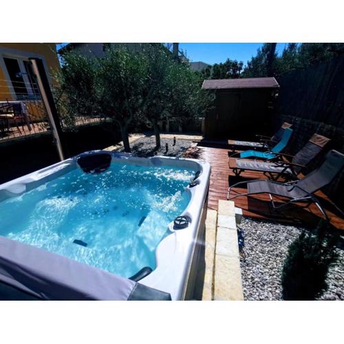 Holiday Home Istra with JACUZZI