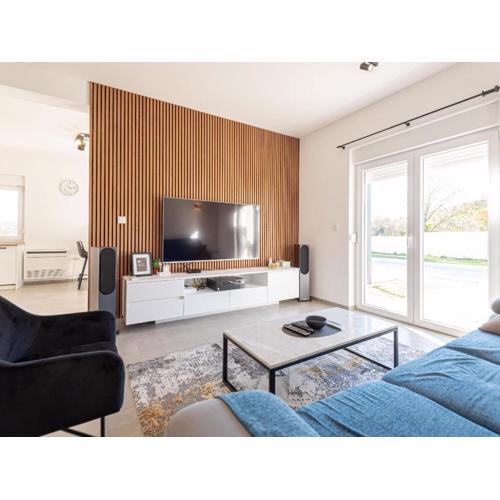 Holiday Home Iva - Three Bedroom Holiday Home