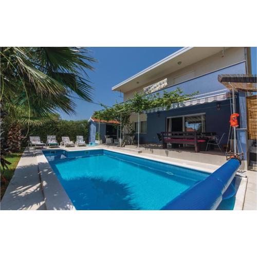 Holiday Home Kastel Luksic 12