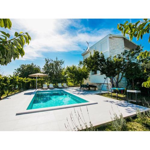 Holiday Home Kastel Mila by Interhome