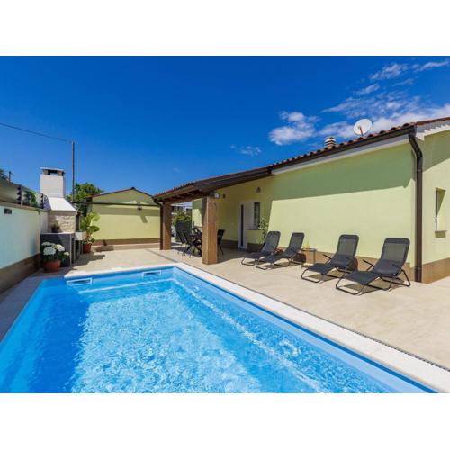 Holiday Home Laura by Interhome
