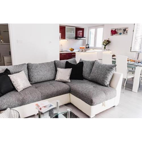 Holiday home Marina-renovated house in city center