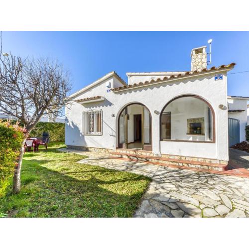 Holiday Home Requesens by Interhome