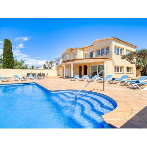 Holiday Home Requesens by Interhome