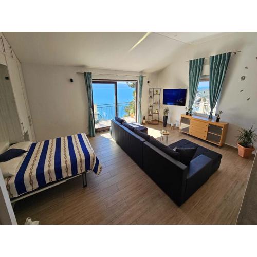Holiday Home Sunrise - Three Bedroom Holiday Home