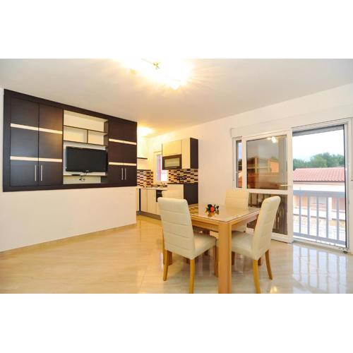 Holiday home Tomislav for 12 guests near the beach