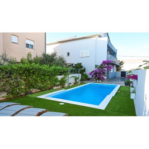 Holiday Home Urbana with pool