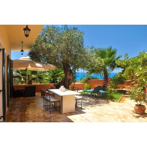 Holiday House Angelos D on Agios Gordios Beach