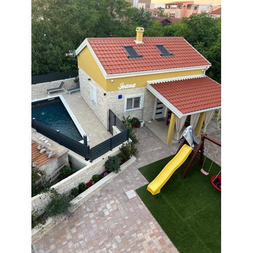 Holiday House with playground - 3 min from the beach
