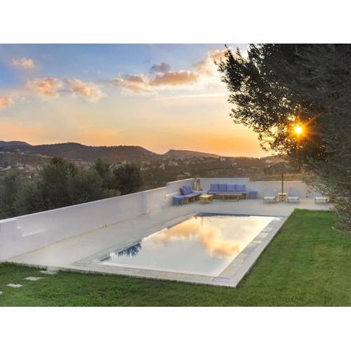 Holiday villa Aspruga private pool, absolutely quiet, secluded location