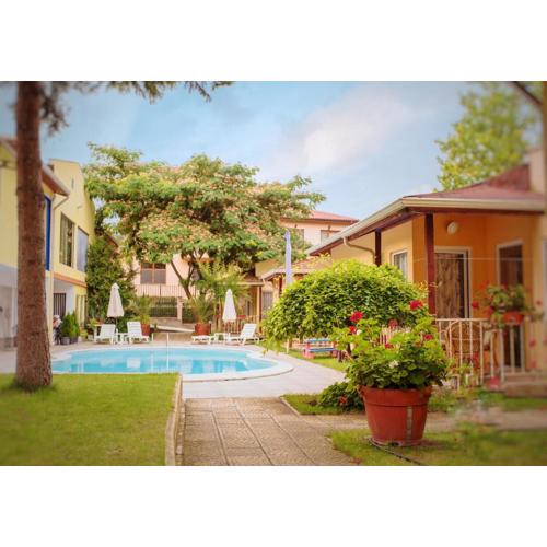 Holiday Village Interpark
