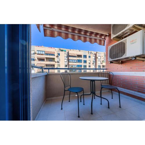Holidays2Malaga Ayala 450 mts from beach & Terrace