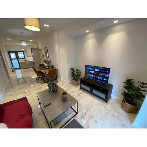 Holy 2 Bedrooms Apartment in Marousi