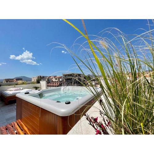 Home Avenue Luxury Townhouse