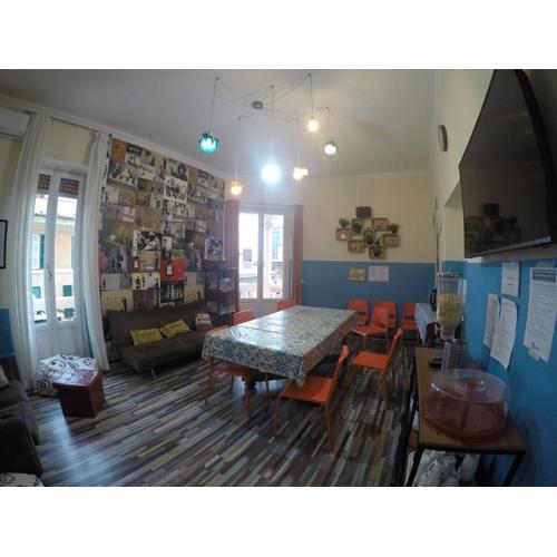Home Genoa Hostel