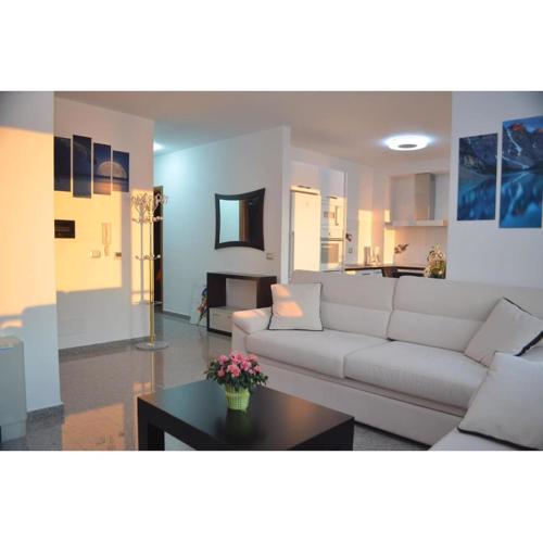 Home Sweet Home by the Sea 060