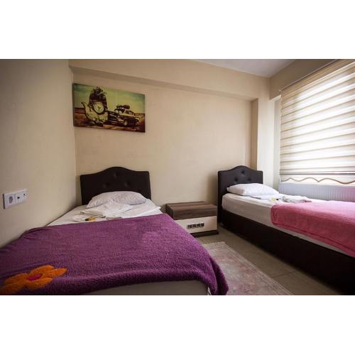 HOME YiRMİ İKİ