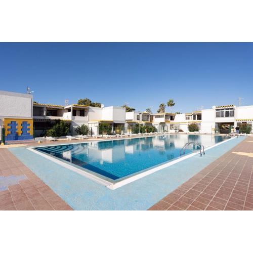 Home2Book Lovely & Bright Apt, Pool & Terrace
