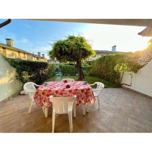 Homely villa with private garden and shared pool