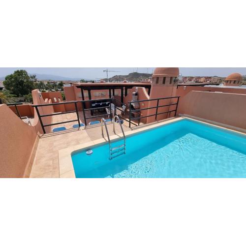 Homes of Spain, Apartamentos Paraiso , Ed Palmerston, Atico K a pie de playa, piscina privada en solarium, WiFi