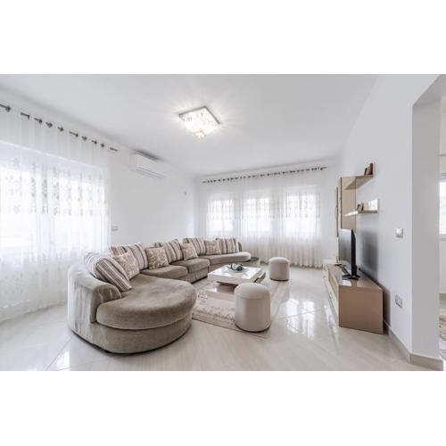 Hometown Apartment