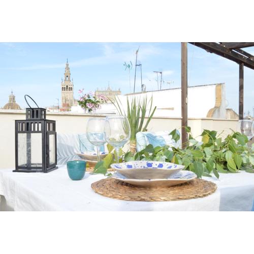 HomeySeville-Amazing Penthouse Giralda Views 8 pax, Parking Optional