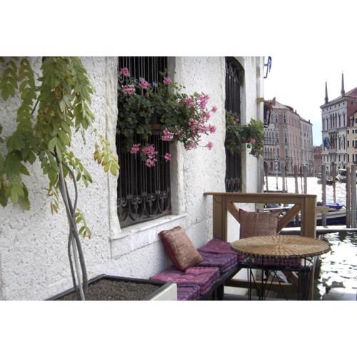 Honeymoon suite on Grand Canal