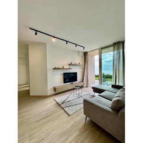 Horizon 360, Green Coast, Palase