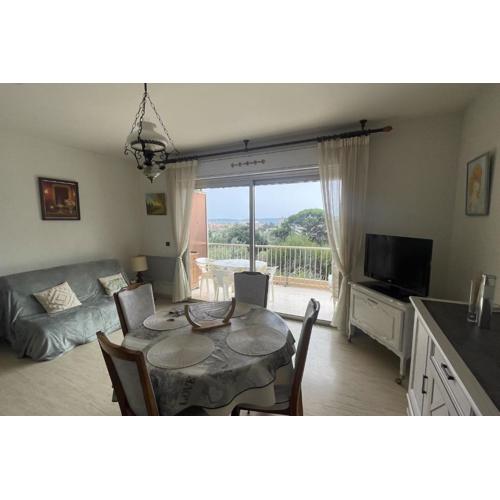 Horizon Bleu with terrace in Sainte-Maxime