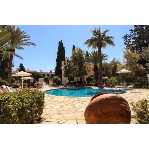 Horizon Gateway 1B, Paphos, Pool