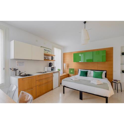 Hospital Giustinianeo & University - Cozy Studio!