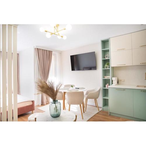 Host2U Lux Studio SPA - Breakfast - Free Parking