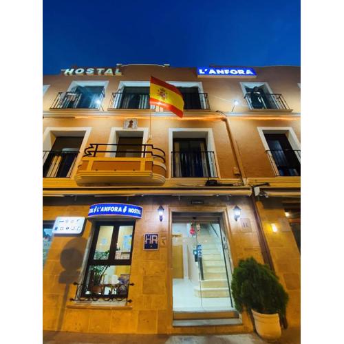 Hostal L\