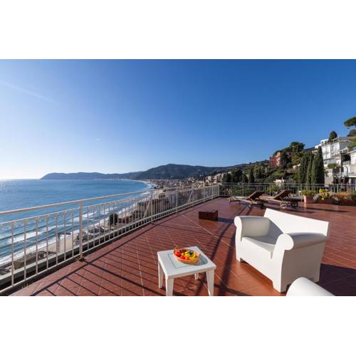 Hostdomus - La Terrazza Sul Mare with PRIVATE PARKING