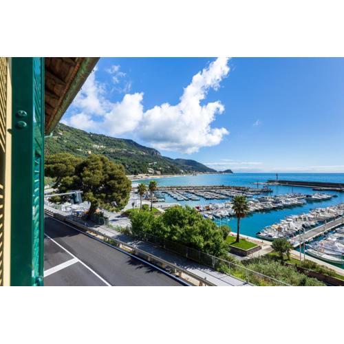 Hostdomus-Marine sea view