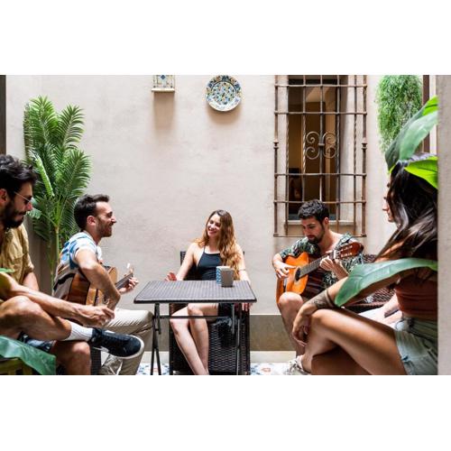 Hostel Carlota Braun