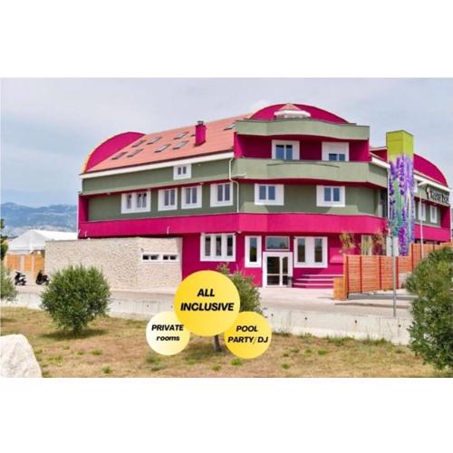 Hostel Zrće All Inclusive- ALL YOU CAN DRINK AND EAT!