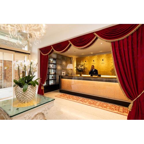 Hotel A La Commedia