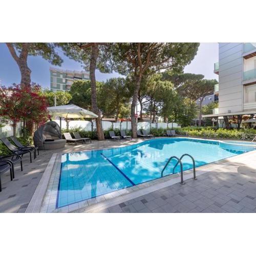 Hotel Adriatica con Piscina