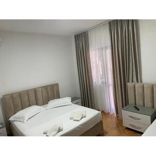 Hotel Ani