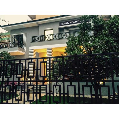 Hotel Antigone