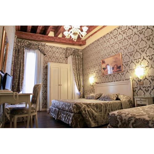 Hotel Bridge