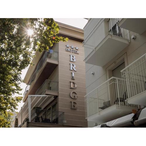 Hotel Bridge