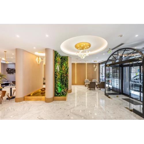 Hotel Bristol