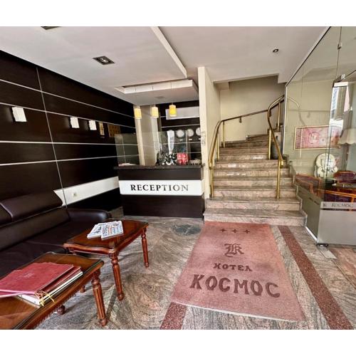 Hotel Cosmos
