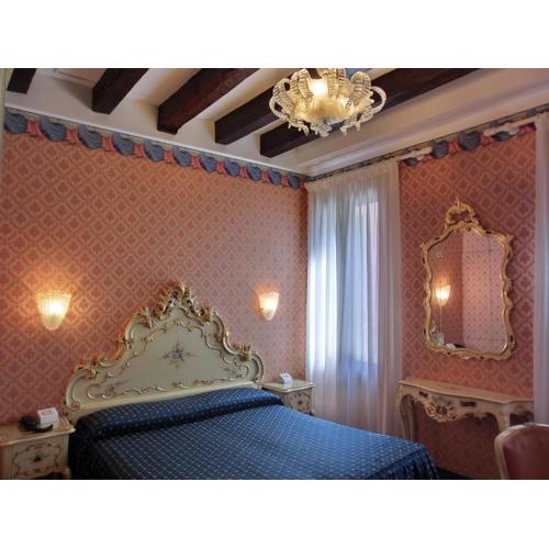 Hotel Diana