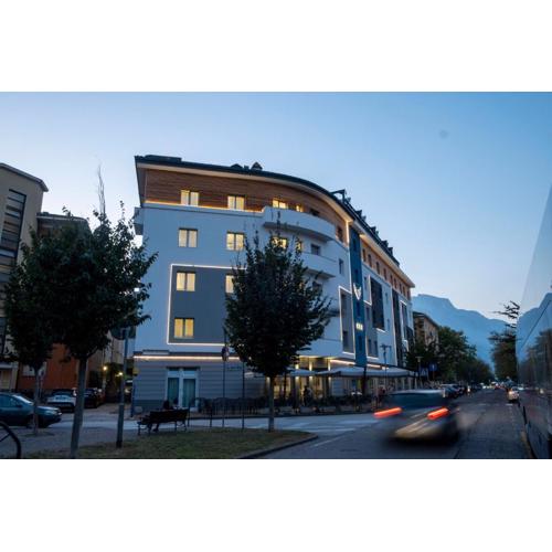 Hotel Everest