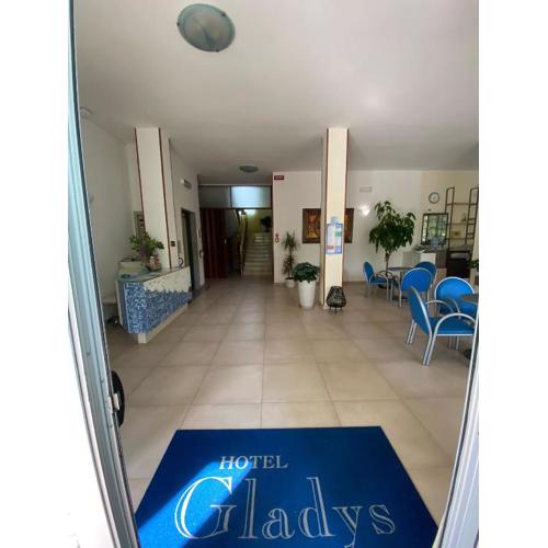 Hotel Gladys