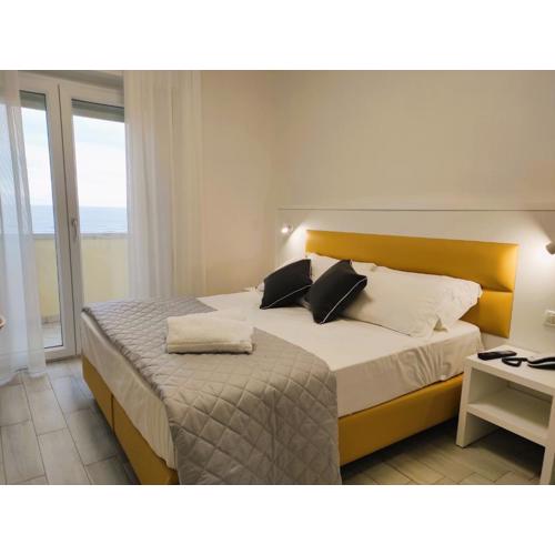 Hotel Gran San Bernardo - RICCIONE - FRONTE MARE CON CUCINA